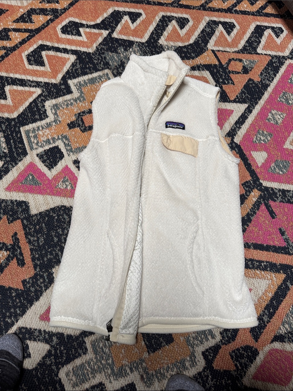 Patagonia Women's Cream Fleece Vest with Chest Pocket
